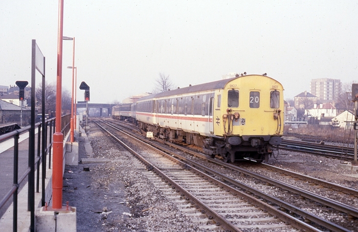 9107 at Norwood Junction: March 1987
