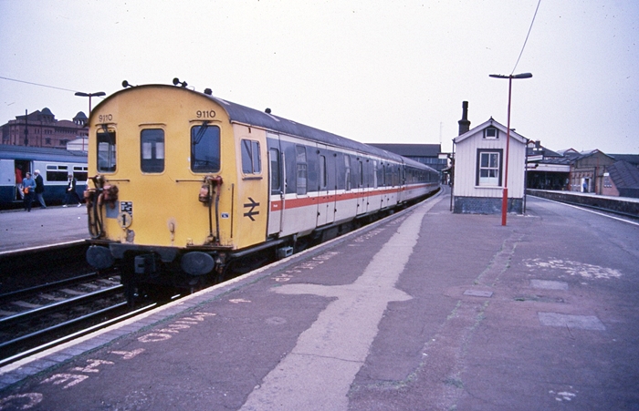 9110 Clapham Junction: August 1986