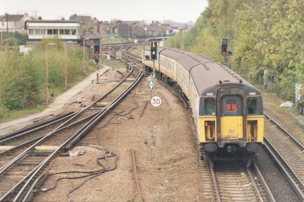 No. 1410 heading into Tonbridge, where it will terminate
